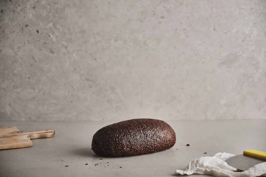 Großes Vollkornschwarzbrot