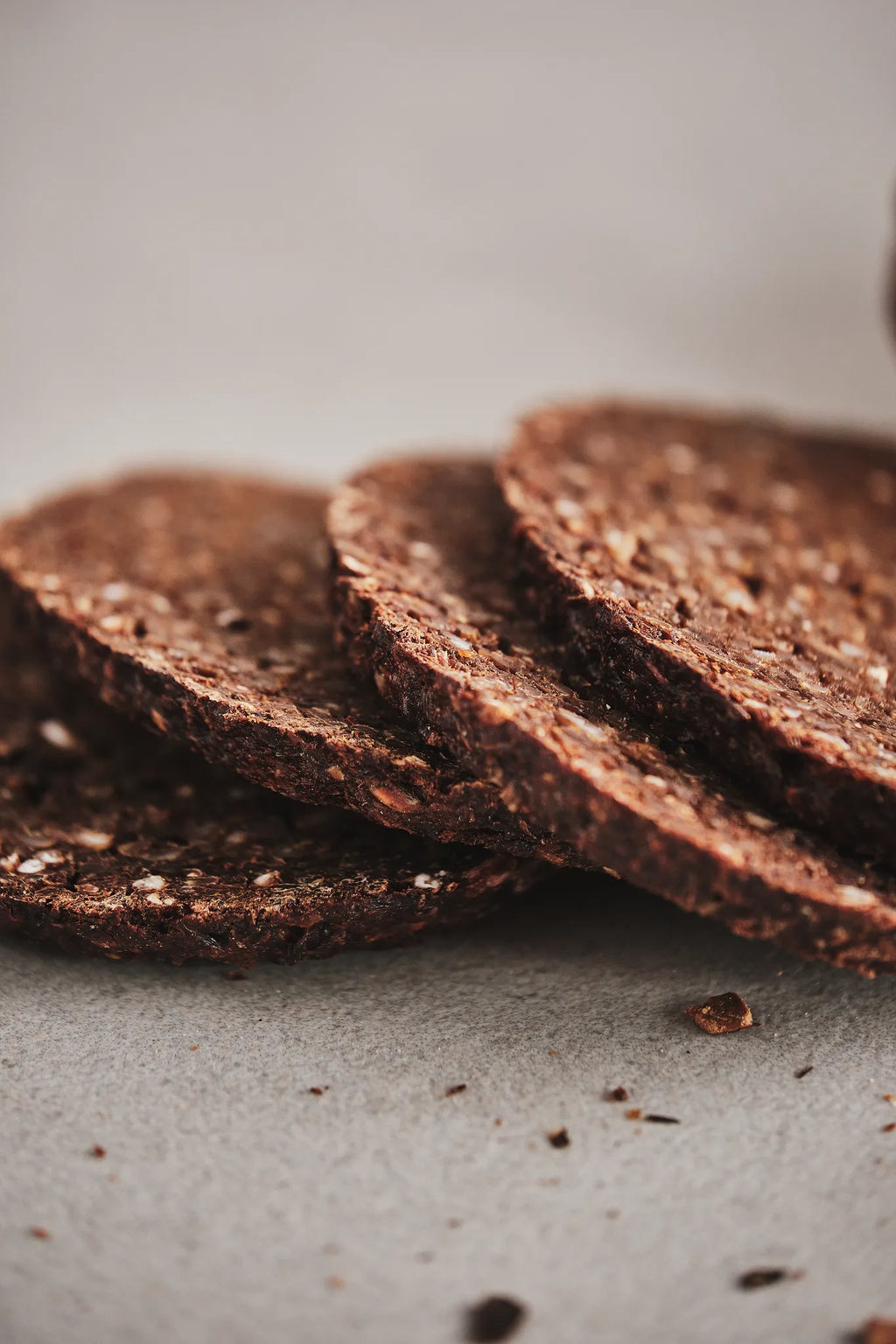 Großes Vollkornschwarzbrot