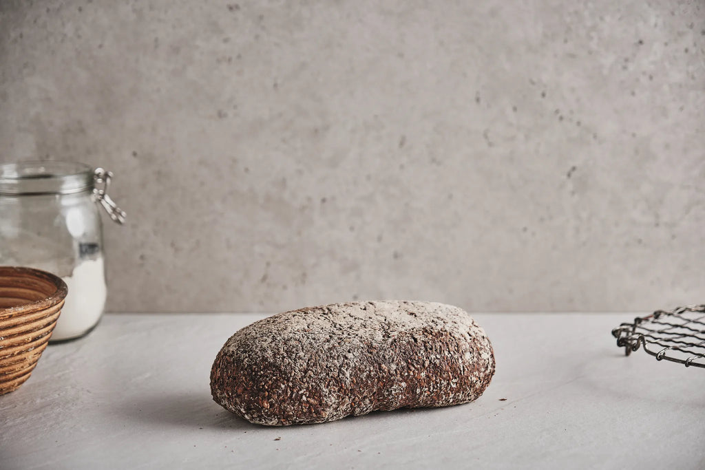 Großes Sonnenblumenkern-Schwarzbrot