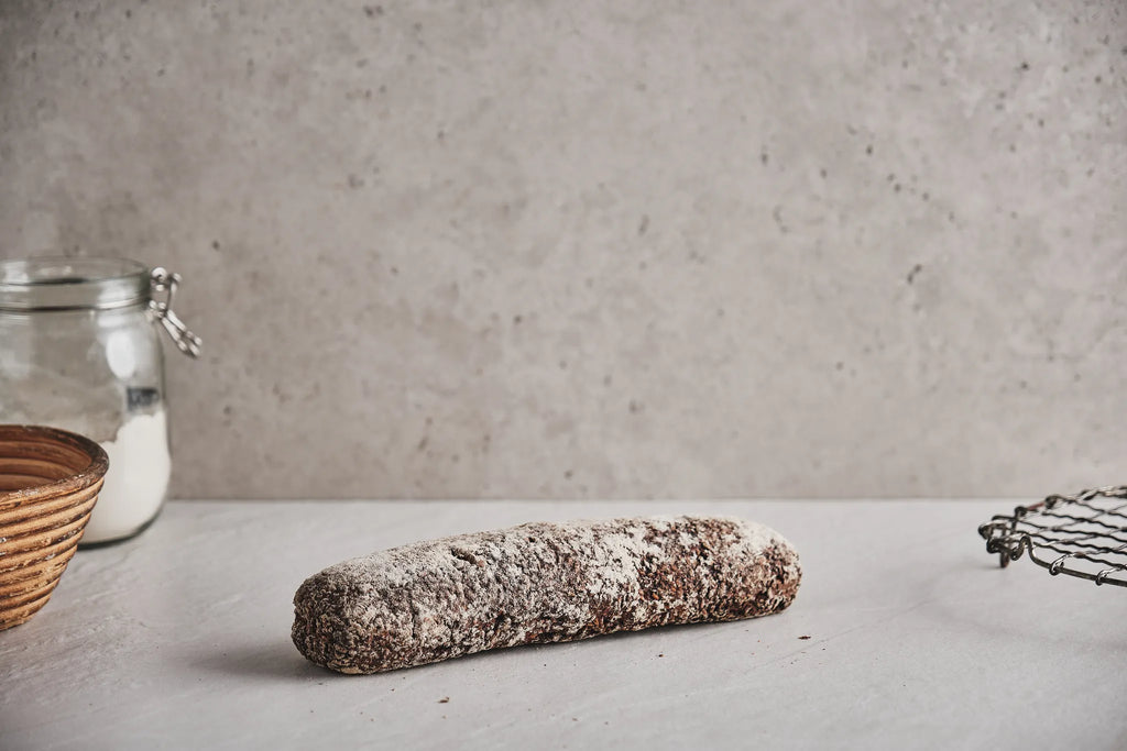 Walnuss-Schwarzbrotstange