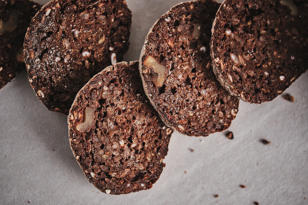 Walnuss-Schwarzbrotstange